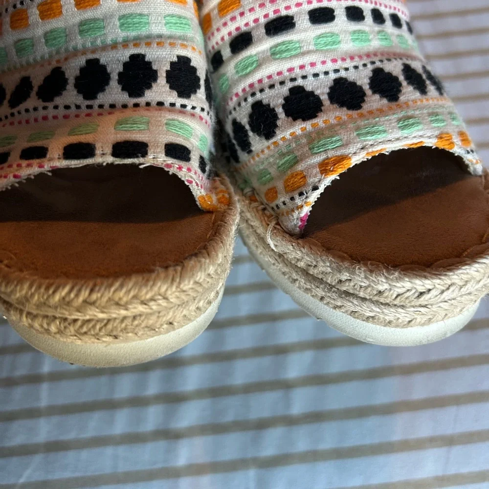 Toms Colorful Geometric Wedges